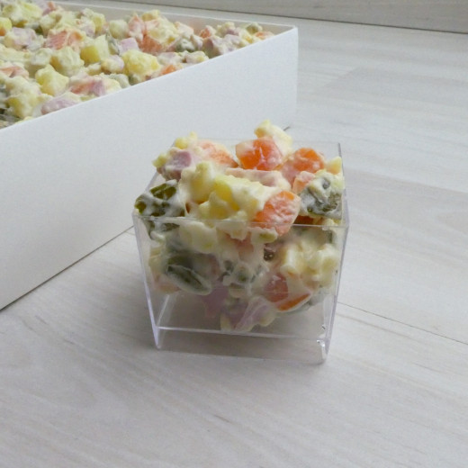 Коробка Пасифе 1 (200х200х50мм) белая с ламинацией прозрачная крышка