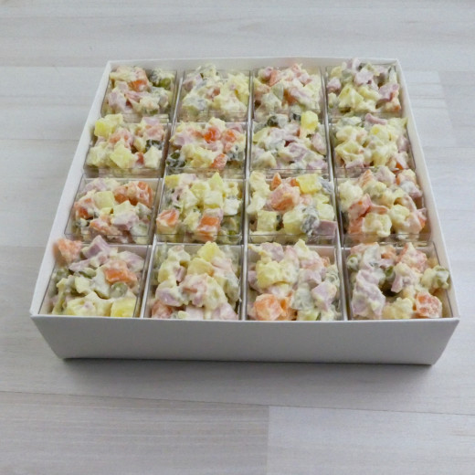 Коробка Пасифе 1 (200х200х50мм) белая с ламинацией прозрачная крышка