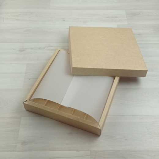 Вкладыш 25 конфет, белый классик