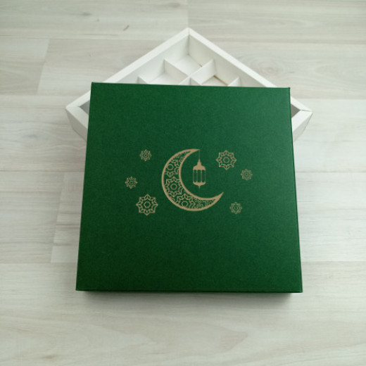 Коробка Паллена 16 конфет, новогодний зеленый, тиснение 