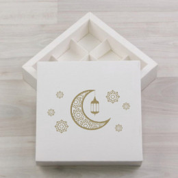 Коробка Элара 9 белый с тиснением 