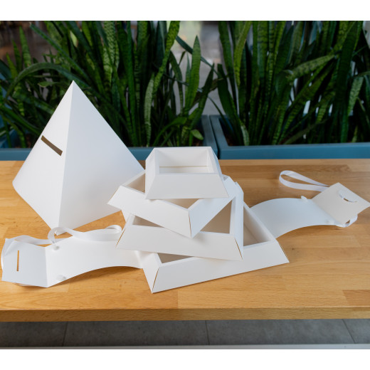 Коробка Пирамида белая