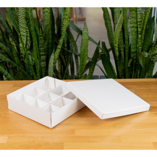 Коробка Бестла 4 с разделителями двухсторонний белый МГК (200х200х80мм)