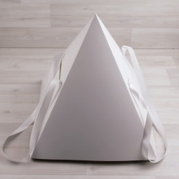 Коробка Пирамида белый