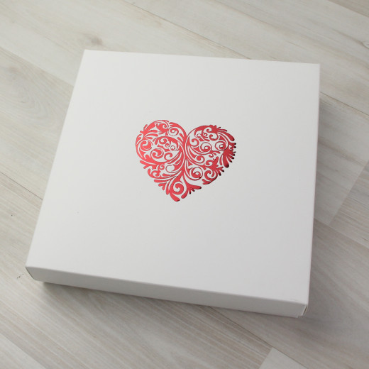 Коробка Элара 16 белый с тиснением 