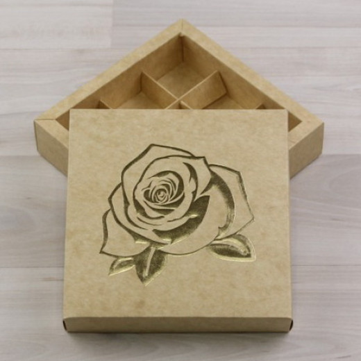 Коробка Элара 9 конфет, крафт, с рельефным тиснением 