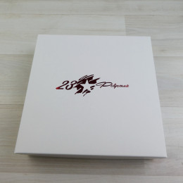 Коробка Элара 16 белый с тиснением Звезда красный