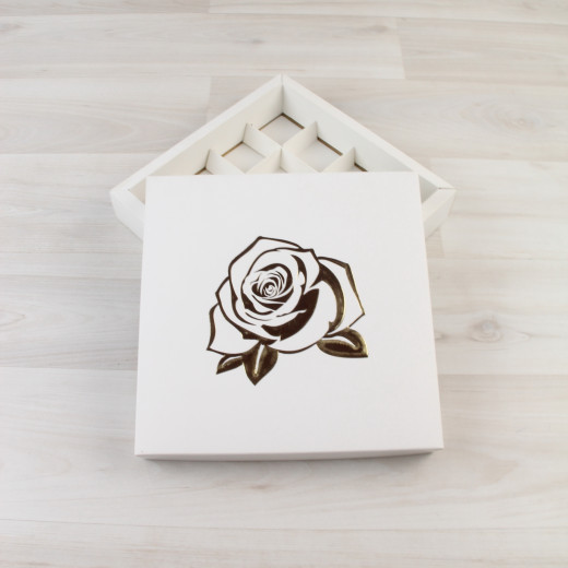 Коробка Элара 16 конфет, белый, с рельефным тиснением 