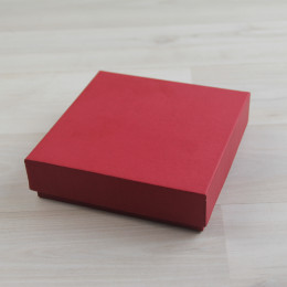 Коробка Мимас 3 на 9 конфет красный