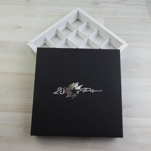 Коробка Паллена 16 черный с тиснением 