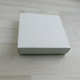 Коробка Паллена 9 розовый с тиснением "Сердце" красный