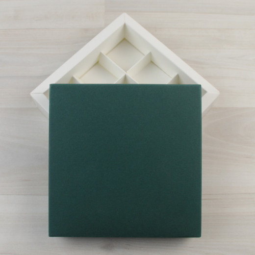 Коробка Паллена 9 конфет, зеленый