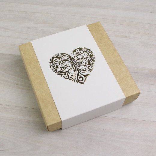 Шубер (чехол) 9 белый с тиснением 